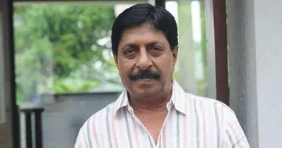 ശ്രീനിവാസന്‍ ആശുപത്രി വിട്ടു; ആരോഗ്യനിലയില്‍ പുരോഗതി