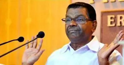 സാമൂഹ്യമാധ്യമങ്ങള്‍ വഴി നേതാക്കളെ അപകീര്‍ത്തിപ്പെടുത്തുന്നവര്‍ക്കെതിരെ കര്‍ശന നടപടി സ്വീകരിക്കും: തിരുവഞ്ചൂര്‍ രാധാകൃഷ്ണന്‍
