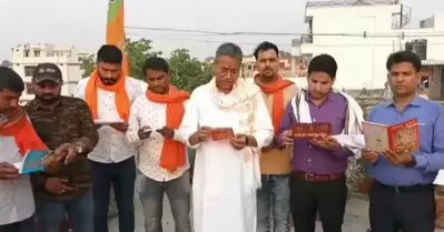 വാരണാസിയില്‍ നിസ്‌കാരസമയത്ത് ഉച്ചഭാഷിണിയിലൂടെ ഹനുമാന്‍ ചാലിസ ചൊല്ലി ബി.ജെ.പി പ്രവര്‍ത്തകന്‍