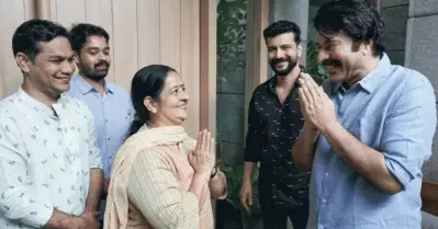 മമ്മൂട്ടിയോട് വോട്ട് ചോദിച്ച് ഉമ തോമസ്; മണ്ഡലത്തിന് പരിചയമുള്ള ആളാണ് നല്ലതെന്ന് മറുപടി