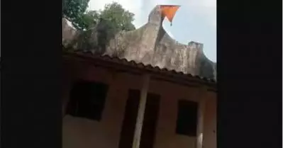 കര്‍ണാടകയില്‍ കുരിശ് തകര്‍ത്ത് ഹനുമാന്റെ ചിത്രം സ്ഥാപിച്ച് ഹിന്ദുത്വവാദികള്‍; പള്ളിയില്‍ മോഷണവും നടത്തി