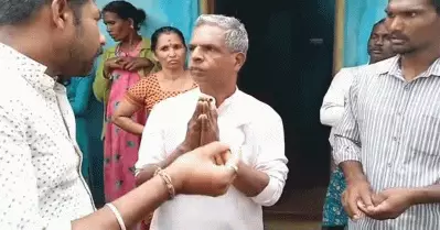 ഹിന്ദുത്വരുടെ പരാതി; ആദിവാസികളെ ക്രിസ്തുമതം സ്വീകരിക്കാന്‍ പ്രേരിപ്പിച്ച കേസില്‍ മലയാളി ദമ്പതികള്‍ കര്‍ണാടകയില്‍ അറസ്റ്റില്‍
