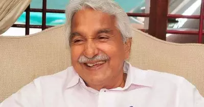 ഉമ്മന്‍ചാണ്ടിക്ക് ശരിയായ ചികിത്സ ലഭിക്കുന്നില്ലെന്ന് ബന്ധുക്കള്‍; മുഖ്യമന്ത്രിക്ക് പരാതി നല്‍കി