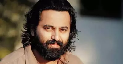 ആംബുലന്‍സില്‍ രാഷ്ട്രീയം കണ്ടവര്‍ ‘ഷഫീഖില്‍’ എന്ത് കണ്ടുപിടിക്കുമെന്നാണ് നോക്കുന്നത്: ഉണ്ണി മുകുന്ദന്‍
