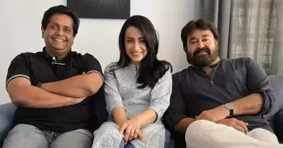 റാം പുനരാരംഭിക്കുന്നു; മോഹന്‍ലാലും തൃഷയും യു.കെയിലേക്ക്