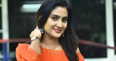 ആ വ്യാജ വാര്‍ത്തയ്ക്ക് ശേഷം ഞാന്‍ ഇന്റര്‍വ്യൂ കൊടുത്തിട്ടേയില്ല, കോളുകളും എടുക്കാറില്ല: അദിതി രവി