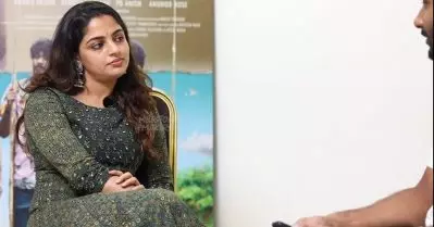 ‘നിഖില ബീഫ് കഴിക്കും, പശുവിന്റെ പേരില്‍ ജീവന്‍ നഷ്ടപ്പെട്ടവര്‍ക്കുവേണ്ടി ഇനിയും ശബ്ദിക്കും, പേടിപ്പിക്കാന്‍ നോക്കല്ലേ മിത്രങ്ങളെ’