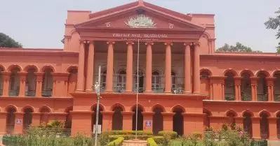 റോഡ് നന്നാകണമെങ്കില്‍ പ്രധാനമന്ത്രിയും പ്രസിഡന്റുമൊക്കെ സന്ദര്‍ശനം നടത്തണോ; തദ്ദേശസ്ഥാപനത്തെ വിമര്‍ശിച്ച് കര്‍ണാടക ഹൈക്കോടതി