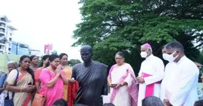 ‘ആനി മസ്‌ക്രീന്റെ പ്രതിമയില്‍ ശുചീകരണത്തൊഴിലാളികള്‍ ഹാരാര്‍പ്പണം നടത്തിയത് അപമാനം’; ലത്തീന്‍ കത്തോലിക്ക സംഘടനകള്‍