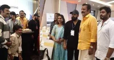 സുരേഷ് ഗോപിയുടെ പിറന്നാള്‍ ആഘോഷമാക്കി അമ്മയും