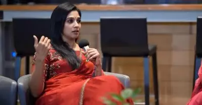 മാഗസിന്റെ കവറില്‍ പോലും എന്റെ ഫോട്ടോ വരുന്നത് അവര്‍ക്ക് സമ്മതമായിരുന്നില്ല, അവതാരികയാകാനോ ദുബായിലേക്ക് ജോലിക്ക് വിടാനോ സമ്മതിച്ചിരുന്നില്ല: നൈല ഉഷ