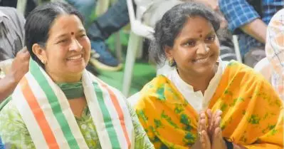 അഹങ്കാരത്തിനേറ്റ തിരിച്ചടിയാണ് ജനവിധി; ജനങ്ങള്‍ക്ക് കോണ്‍ഗ്രസിനോട് മുഹബ്ബത്ത് : രമ്യ ഹരിദാസ്