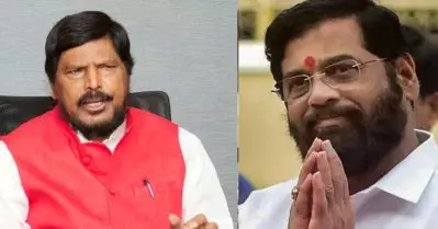 ‘ഏക്‌നാഥ് ഷിന്‍ഡെ പ്രതിസന്ധിയിലാണെങ്കില്‍ എന്റെ പാര്‍ട്ടി അവരെ പിന്തുണയ്ക്കും’: രാംദാസ് അതാവാലെ