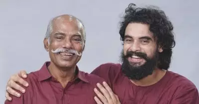 ‘അങ്ങനെ വലിയ സാമ്പത്തിക ബുദ്ധിമുട്ടൊന്നും ഇല്ലലോ പിന്നെ എന്തിനാണ് നീ ഇങ്ങനെ പണിയെടുക്കുന്നത്’: അച്ഛന്‍ അയച്ച മെസ്സേജിനെ കുറിച്ച് ടൊവിനൊ