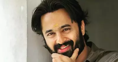 ഇത്രയും വലിയ കമ്പനിയില്‍ അവന് ജോലി കൊടുക്കാന്‍ കാരണം എന്നോടുള്ള കൂറും ആത്മാര്‍ത്ഥതയും; അവര്‍ക്ക് പൈസയേക്കാള്‍ പ്രധാനം എന്റെ സന്തോഷം: ഉണ്ണി മുകുന്ദന്‍