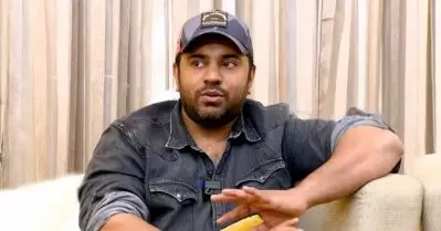 ഒന്നുമില്ലെങ്കില്‍ നമ്മുടെ കണ്‍ട്രോളില്‍ നില്‍ക്കുമല്ലോ; മറ്റൊരാളുടെ പടം പോയി പ്രൊഡ്യൂസ് ചെയ്യുന്നതിനേക്കാള്‍ സ്വന്തം സിനിമ തന്നെ ചെയ്യുന്നതാണ് എളുപ്പം: നിവിന്‍ പോളി