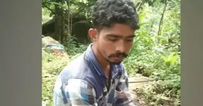 കാണാതായ ആദിവാസി യുവാവിന്റെ മൃതദേഹം കുഴിച്ചിട്ട നിലയില്‍; നായാട്ടിനിടെ വെടിയേറ്റെന്ന് പൊലീസ്