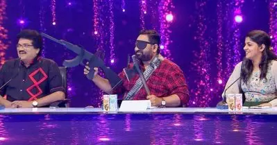 ‘ചിരിക്കുട്ടനും കൂട്ടര്‍ക്കും എന്റെ വക ചുരുളിയുടെ ഡി.വി.ഡി’; ഫ്‌ളവേഴ്‌സ് ടോപ് സിങ്ങറിലെ വിധികര്‍ത്താക്കളുടെ വിവേചന മനോഭാവത്തിനെതിരെ സോഷ്യല്‍ മീഡിയയില്‍ പ്രതിഷേധം