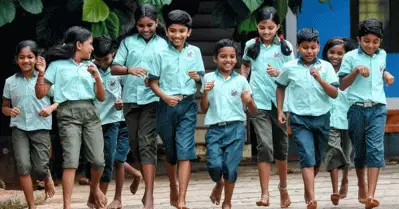 സംസ്ഥാനത്തെ സ്‌കൂള്‍ സമയം പുനക്രമീകരിച്ചു; ക്ലാസുകള്‍ രാവിലെ 9:45 മുതല്‍ വൈകീട്ട്‌ 4:15 വരെ
