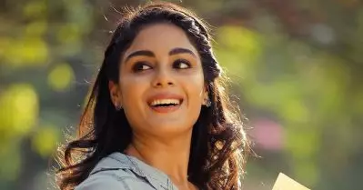 അഭിനയിക്കുമ്പോള്‍ കിട്ടുന്ന സന്തോഷമാണെന്റെ പ്രയോരിറ്റി, ഫെയിമോ പണമോ അല്ല: സംയുക്ത മേനോന്‍