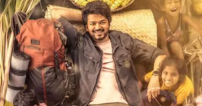 വാരിസില്‍ വിജയ് എത്തുന്നത് ആപ്പ് ഡിസൈനറായി; അവതരിപ്പിക്കുന്ന കഥാപാത്രത്തിന്റെ പേരും പുറത്ത്