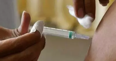 സ്‌കൂള്‍ കുട്ടികള്‍ക്ക് വാക്‌സിന്‍ നല്‍കിയത് ഒരേ സിറിഞ്ച് ഉപയോഗിച്ച്; മധ്യപ്രദേശില്‍ വാക്‌സിനേറ്റര്‍ക്കെതിരെ കേസ്