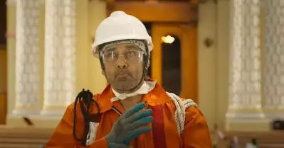 റോഷന്‍ വില്ലനോ? അന്യന്‍ മോഡില്‍ വിക്രം; കോബ്രയുടെ ട്രെയ്ലര്‍ പുറത്ത്