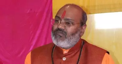 ദേശീയപതാക നിര്‍മിക്കുന്നത് മുസ്‌ലിം കമ്പനി; ഹിന്ദുക്കളുടെ പണംകൊണ്ട് മുസ്‌ലിങ്ങളെ പണക്കാരാകാന്‍ അനുവദിക്കരുത്: യതി നരസിംഹാനന്ദ്