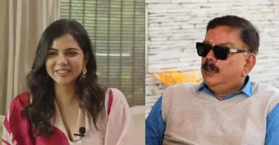 ഇത്ര മോശമായി കഥ നരേറ്റ് ചെയ്തിട്ടും അച്ഛന് എങ്ങനെയാണ് ആളുകള്‍ ഡേറ്റ് തരുന്നതെന്ന് ചോദിച്ചിട്ടുണ്ട്: കല്യാണി പ്രിയദര്‍ശന്‍
