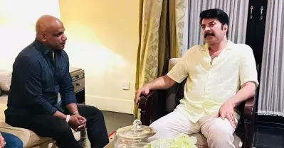 ‘രാജ്യത്ത് എത്തിയതിന് നന്ദി, നിങ്ങളാണ് യഥാര്‍ത്ഥ സൂപ്പര്‍ സ്റ്റാര്‍’; സനത് ജയസൂര്യയും മമ്മൂട്ടിയും തമ്മില്‍ കൂടിക്കാഴ്ച നടത്തി
