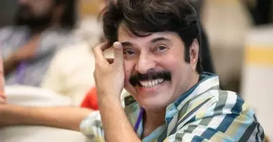 തമിഴ്‌നാട്ടില്‍ നിന്നാണെന്ന് ആരാധിക, തമിഴില്‍ തന്നെ സംസാരിക്കാന്‍ മമ്മൂട്ടി; കയ്യടിച്ച് സദസ്സ്
