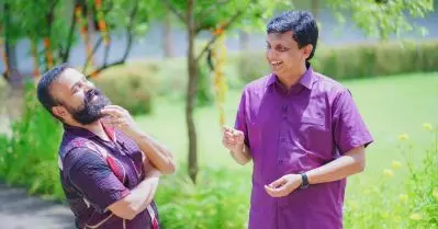‘ആ കേസ് ഒത്തുതീര്‍പ്പാക്കി’; കുഞ്ചാക്കോ ബോബനൊപ്പമുള്ള ഫോട്ടോ പങ്കുവെച്ച് മന്ത്രി റിയാസ്