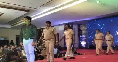 യൂണിഫോമില്‍ റാമ്പ് വാക്ക്; വീഡിയോ വൈറല്‍, പൊലീസുകാര്‍ക്കെതിരെ നടപടി