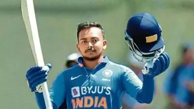 ട്രിപ്പിള്‍ സെഞ്ച്വറിയും ഡബിള്‍ സെഞ്ച്വറിയും; രണ്ടാമനും നാലാമനും ആറാമനും