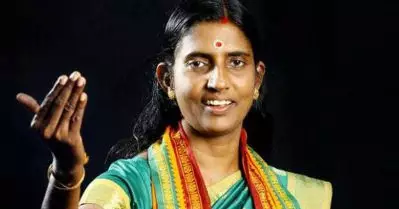 വാരിയംകുന്നന് സ്മാരകം പണിതാല്‍ തകര്‍ക്കാന്‍ ലോകത്തെ ഹിന്ദുമത വിശ്വാസികളെല്ലാം മലപ്പുറത്തേക്കെത്തും; ഭീഷണിയുമായി ശശികല