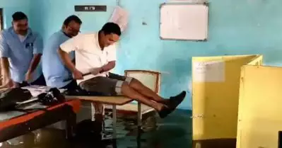 ഡിപ്പോയില്‍ വെള്ളം കയറി; ‘തിത്തിത്താരാ.. തിത്തിത്തെയ്…’ വഞ്ചിപ്പാട്ടുമായി കെ.എസ്.ആര്‍.ടി.സി ജീവനക്കാര്‍, വീഡിയോ വൈറല്‍