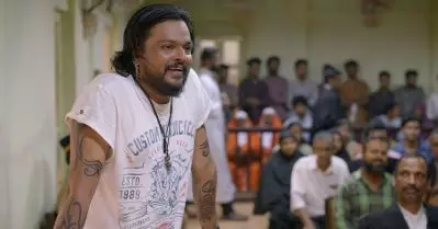 ഗംഗ ഹിമാലയത്തീന്നല്ലേ വരുന്നേ, വലിച്ചിട്ടാ വരുന്നേ; കോടതിയെ മാത്രമല്ല പ്രേക്ഷകരേയും പൊട്ടിച്ചിരിപ്പിക്കുന്ന ആകാശ് കുഞ്ഞിക്കണ്‍