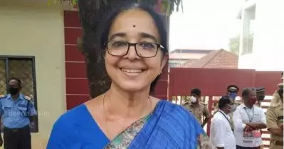 സൂററ്റില്‍ പ്ലേഗ് ഉണ്ടായത് തെരുവുനായ്ക്കളെ കൂട്ടത്തോടെ കൊന്നതോടെ; നായ്ക്കളെ സ്‌നേഹിച്ച് സൗമ്യരാക്കാന്‍ കഴിയണം: കോഴിക്കോട് മേയര്‍ ബീന ഫിലിപ്പ്