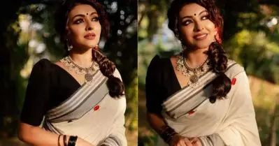 ഗൂഗിളില്‍ ദുര്‍ഗ എന്ന് സര്‍ച്ച് ചെയ്താല്‍ ബെഡ് റൂം സീന്‍ എന്ന് സജഷന്‍ വരും; ആ സിനിമ ഇങ്ങനെ വ്യാഖ്യാനിക്കപ്പെട്ടതില്‍ വിഷമമുണ്ട്: ദുര്‍ഗ കൃഷ്ണ