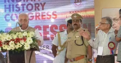 കണ്ണൂര്‍ ചരിത്ര കോണ്‍ഗ്രസില്‍ പ്രതിഷേധക്കാരെ തടയരുത് എന്ന് പൊലീസിനോട് ആദ്യം ആവശ്യപ്പെടുന്നത് ഗവര്‍ണര്‍; തെളിവുകള്‍ പുറത്തുവിട്ട് സി.പി.ഐ.എം