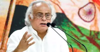 ആര്‍.എസ്.എസ് തളളികളഞ്ഞ ദേശീയ ചിഹ്നത്തെ തട്ടിയെടുക്കാനാണ് മോദി ശ്രമിക്കുന്നത്: ജയറാം രമേശ്