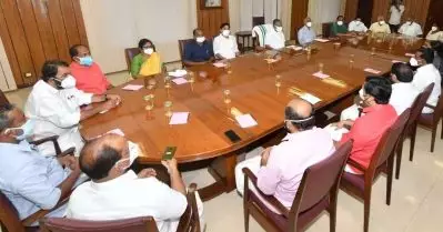 ‘ലണ്ടന്‍, ഫിന്‍ലന്‍ഡ്, നോര്‍വെ, പാരിസ്’, മന്ത്രിമാരുടെ വിദേശ യാത്ര; ഭാരത് ജോഡോ യാത്രക്ക് ബദലായ യാത്രയോയെന്ന് പ്രതിപക്ഷം