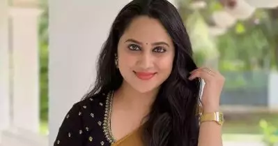 ആ പടത്തില്‍ ഒരുമിച്ച് വര്‍ക്ക് ചെയ്തത് മുതല്‍ ഞാന്‍ എന്റെ സ്വന്തം ചേട്ടായിയെ പോലെയാണ് ഇദ്ദേഹത്തെ കാണുന്നത്; ചേട്ടായിമാരുടെ കുഞ്ഞുപെങ്ങളാണെന്ന് മമ്മി അന്നേ പറഞ്ഞിരുന്നു: മിയ