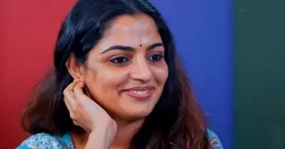 എന്റെ ഐഡിയായിപ്പോയി അല്ലേല്‍ കാണാമായിരുന്നു; 40 ടേക്ക് പോയ കൊത്തിലെ സീനിനെ കുറിച്ച് നിഖില വിമല്‍