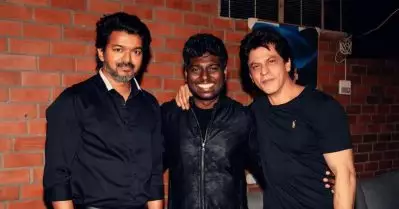 ‘അങ്ങനെ ദളപതിയും കിങ് ഖാനും ഒന്നിക്കുകയാണോ സൂര്‍ത്തുക്കളേ’; സൗത്തിനെയും നോര്‍ത്തിനെയും പിടിച്ചുകുലുക്കി അറ്റ്‌ലിയുടെ ട്വീറ്റ്