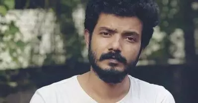 ഈ ചോദ്യങ്ങള്‍ കേട്ടപ്പോള്‍ ശ്രീനാഥ് ഭാസി പ്രകോപിതനായി, നിലവാരമുള്ള ചോദ്യത്തിനേ മറുപടി നല്‍കാനാകൂ എന്ന് പറഞ്ഞ് ഇറങ്ങിപ്പോയി; പരാതിക്കാരിയായ അവതാരക