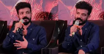 ഇരുട്ടത്തിരുന്നുകൊണ്ട് എക്‌സ്പീരിയന്‍സ് ചെയ്യേണ്ട ഒരു കാര്യമാണത്; ഒ.ടി.ടിക്ക് വേണ്ടി ഞാന്‍ പടം ചെയ്യുന്നില്ല: ശ്രീനാഥ് ഭാസി