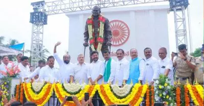 യു.പി.എ സര്‍ക്കാരുകളിലെ മന്ത്രി, കോണ്‍ഗ്രസിന്റെ മുതിര്‍ന്ന നേതാവ്; പക്ഷെ ജയ്പാല്‍ റെഡ്ഡിയുടെ പ്രതിമ അനാച്ഛാദനം ചെയ്തത് സീതാറാം യെച്ചൂരി