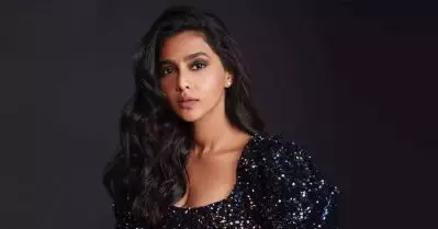 മായാനദി കഴിഞ്ഞ് ആറ് മാസത്തോളം അവരെന്നോട് മിണ്ടിയില്ല; ഇപ്പോഴും മുഴുവനായും ഓക്കെയായിട്ടില്ല: ഐശ്വര്യ ലക്ഷ്മി