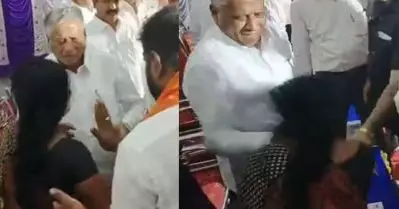 ‘ഇതാണോ ബഹുമാനം, ഇങ്ങനെയാണോ പ്രധാനമന്ത്രി പറഞ്ഞ സ്ത്രീ സുരക്ഷ’; യുവതിയെ മന്ത്രി മുഖത്തടിച്ച സംഭവത്തില്‍ ആഞ്ഞടിച്ച് കോണ്‍ഗ്രസ്